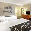 La Quinta Inn & Suites by Wyndham Houston West Park 10