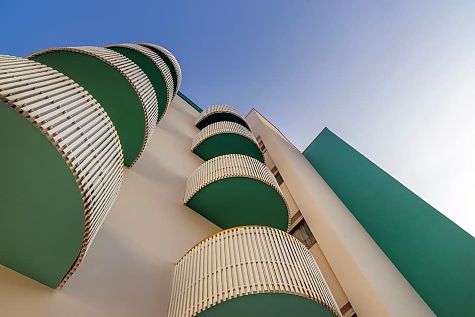 Salus Smart & Chic Hotel