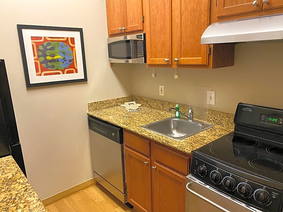 MainStay Suites Middleburg Heights Cleveland Airport