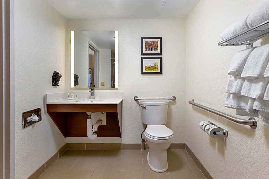 Comfort Suites Hanes Mall