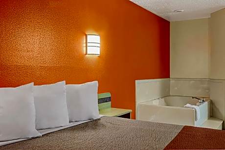 1 Queen Bed Suite Non-Smoking Accessible