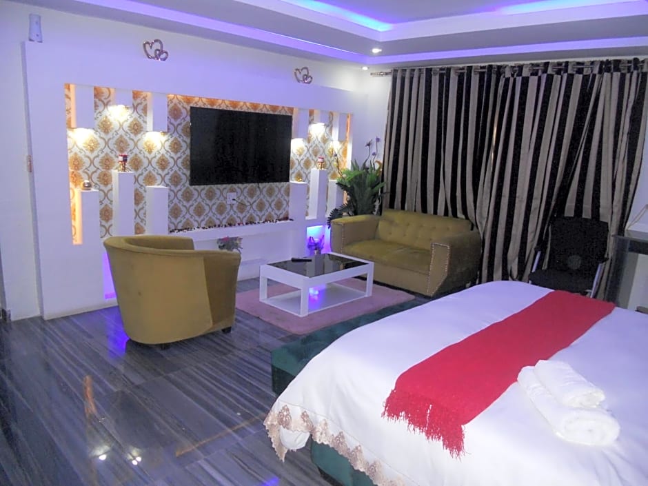 Gold Crown International Hotel