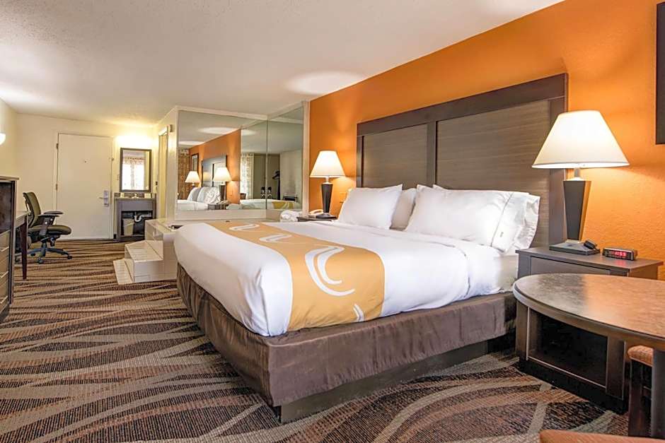 Quality Inn Creekside - Downtown Gatlinburg