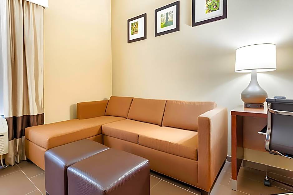 Comfort Suites Batesville
