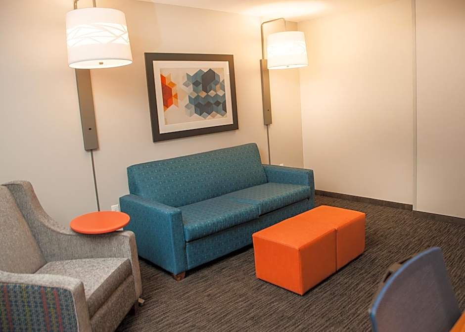 Holiday Inn Express Hotel & Suites Norfolk By IHG