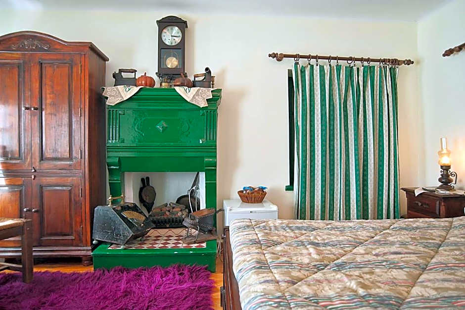 Alexandros Pension