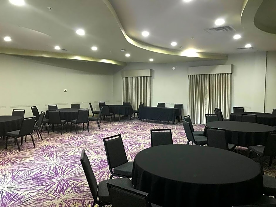 Holiday Inn Express & Suites Garland E - Lake Hubbard I30 By IHG
