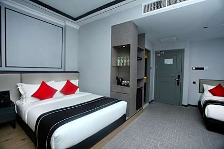 Deluxe Family Room