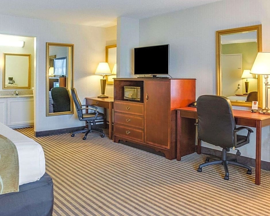 Clarion Inn