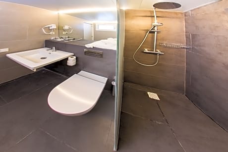 Premium Apartment, 1 Bedroom, Balcony, Pool View(2 Twin Beds and 1 Twin Trundle Bed)