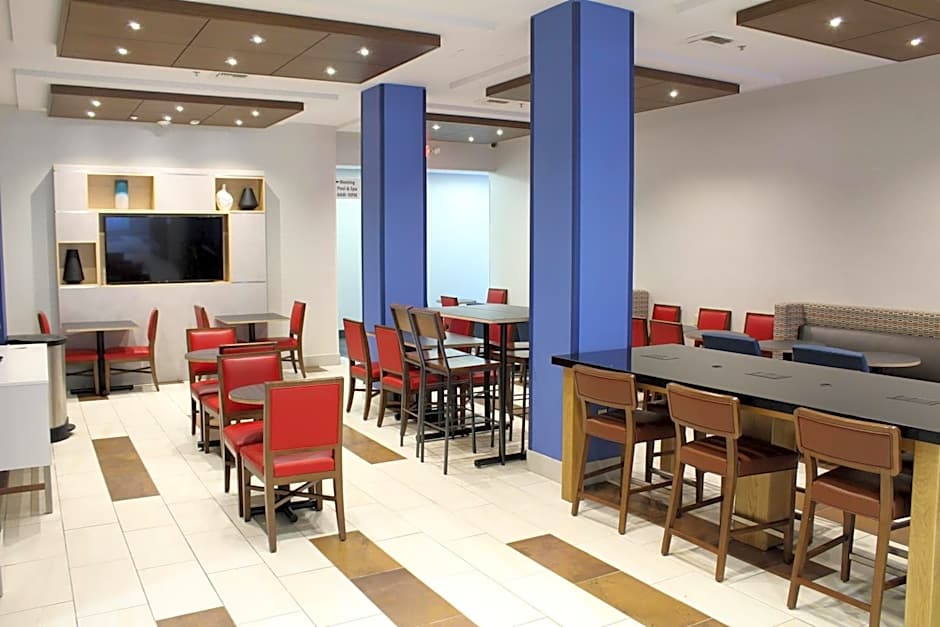 Holiday Inn Express Hotel & Suites Napa Valley-American Canyon By IHG