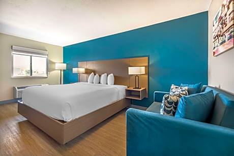 Deluxe King Room - Non Smoking