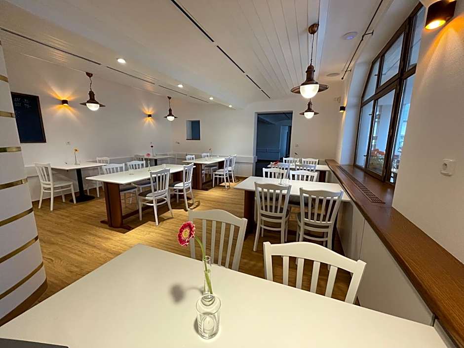 Hotel Laguna & restaurant