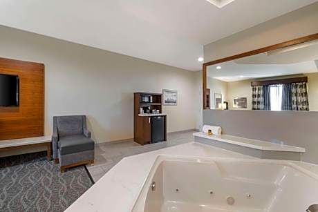 Deluxe King Room - Non-Smoking