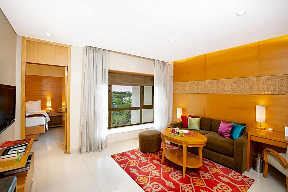 Oakwood Residence Naylor Road Pune