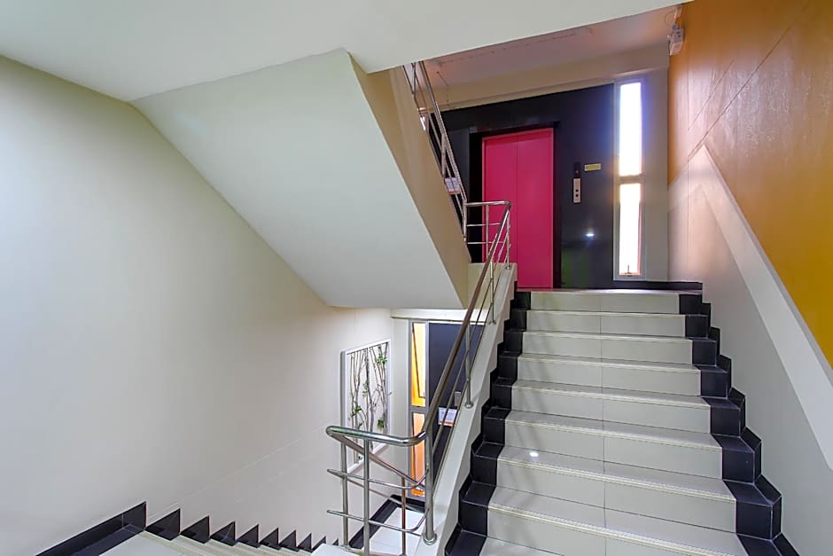 Fullroom 77 Srinakarin