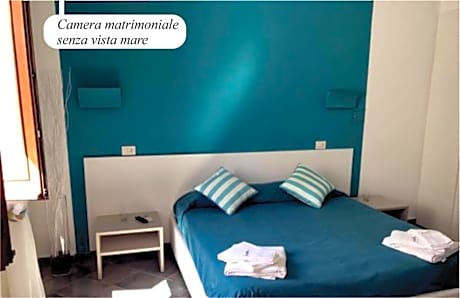 Standard Double Room with Private Bathroom