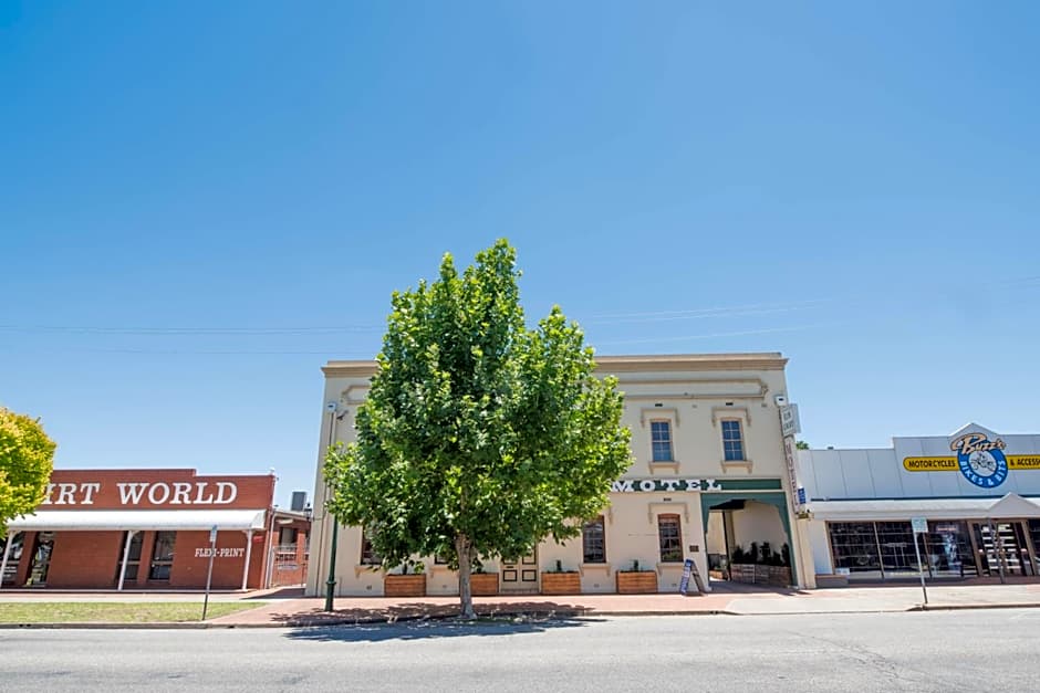 Elm Court Motel