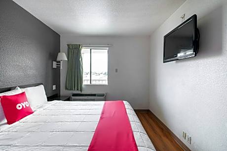 2 Bedroom Suite Smoking