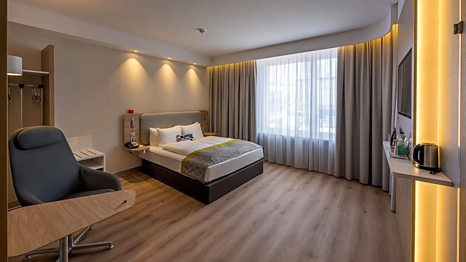 Photo 1 of 2 of Standard 1 Queen Bed, Accessible