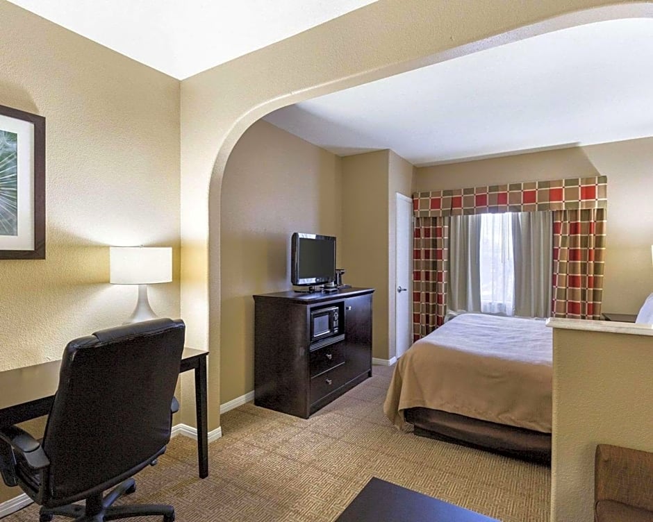 Quality Suites Houston NW Cy-Fair