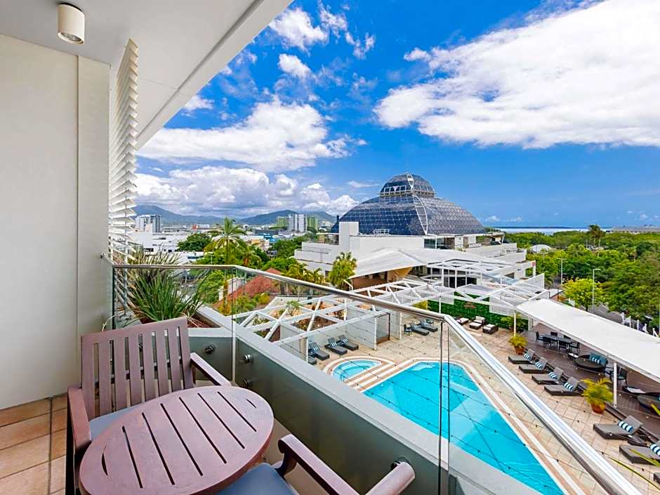 Pullman Reef Hotel Casino
