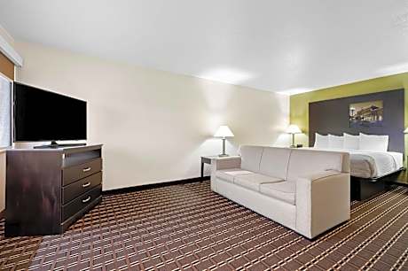 King Studio Suite - Non-Smoking