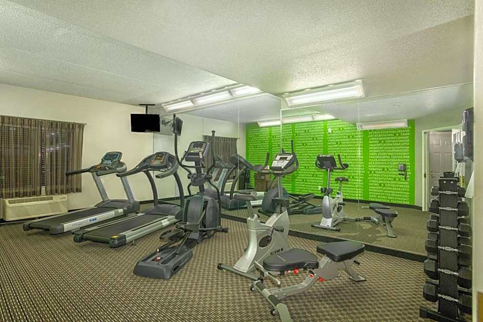 La Quinta Inn & Suites by Wyndham Westport