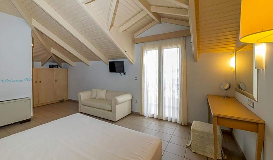 Ionian Plaza Hotel & Spa