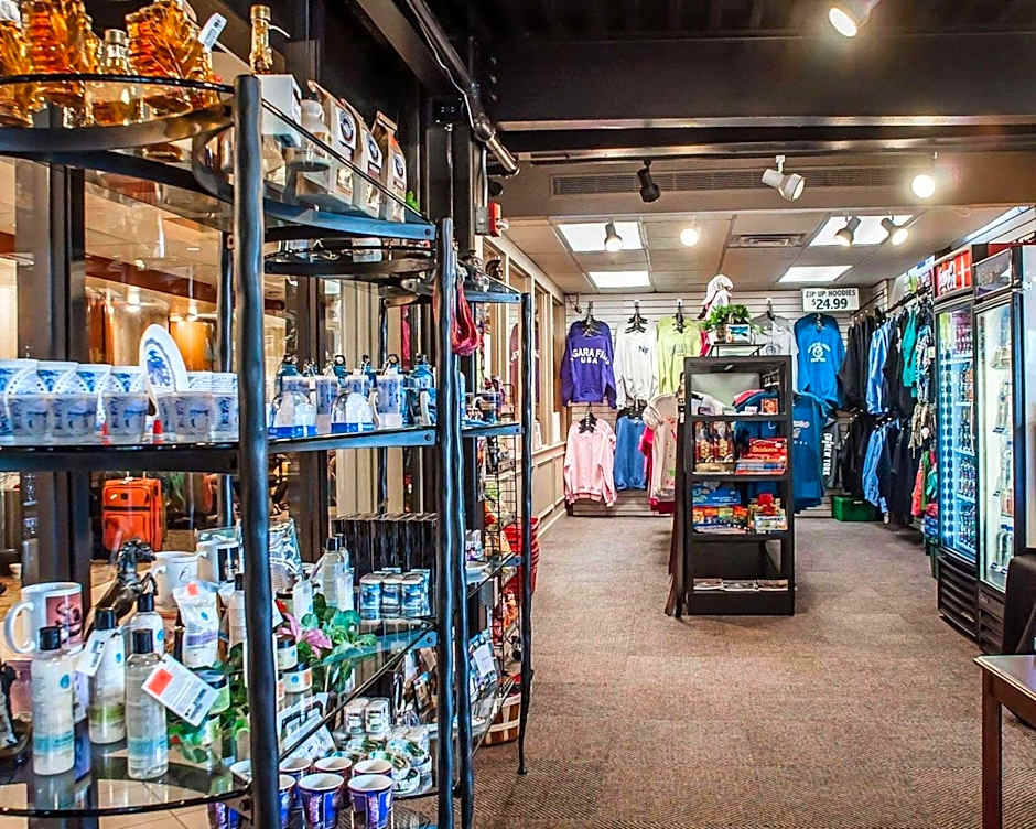 Quality Hotel & Suites At The Falls