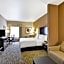 Holiday Inn Express Hotel & Suites Milwaukee-New Berlin By IHG