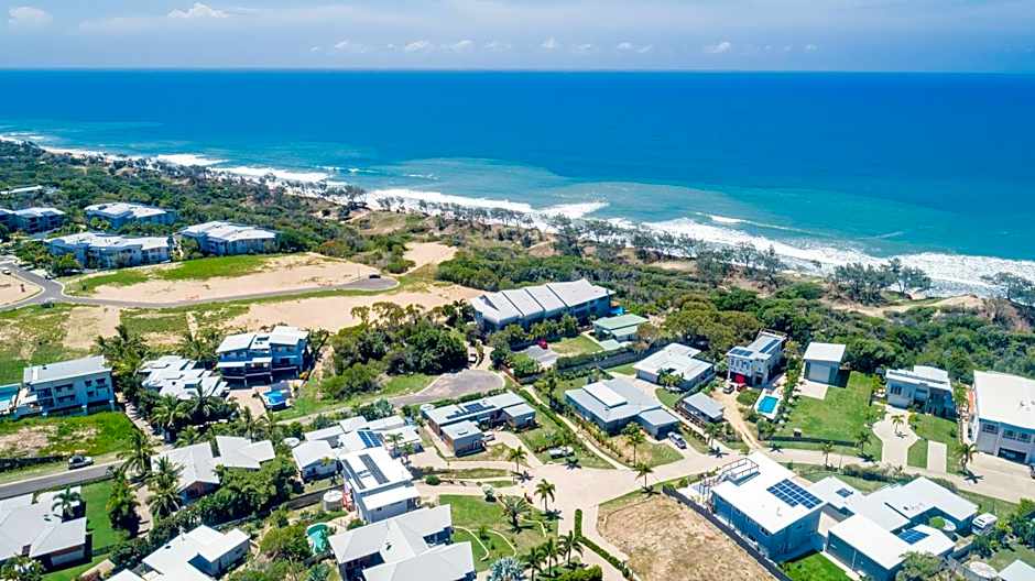 Loka Santi Penthouse 14 - Luxury Beachfront Escape with Sea View, Heated Pool, Steps from Main Beach