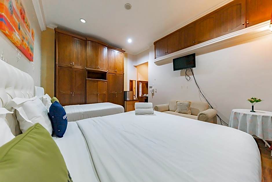 Urbanview Hotel Villa Surya Bandung