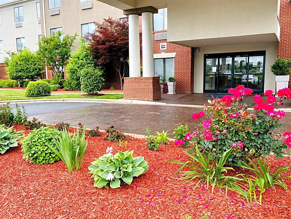 Holiday Inn Express & Suites Reidsville By IHG
