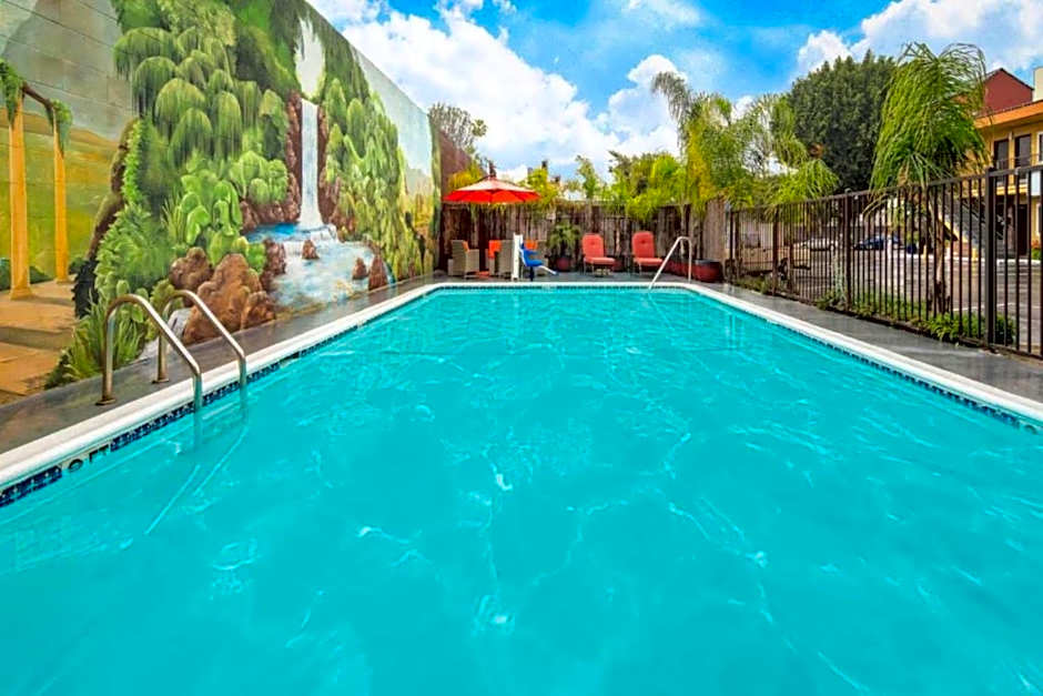 Travelodge by Wyndham Burbank-Glendale