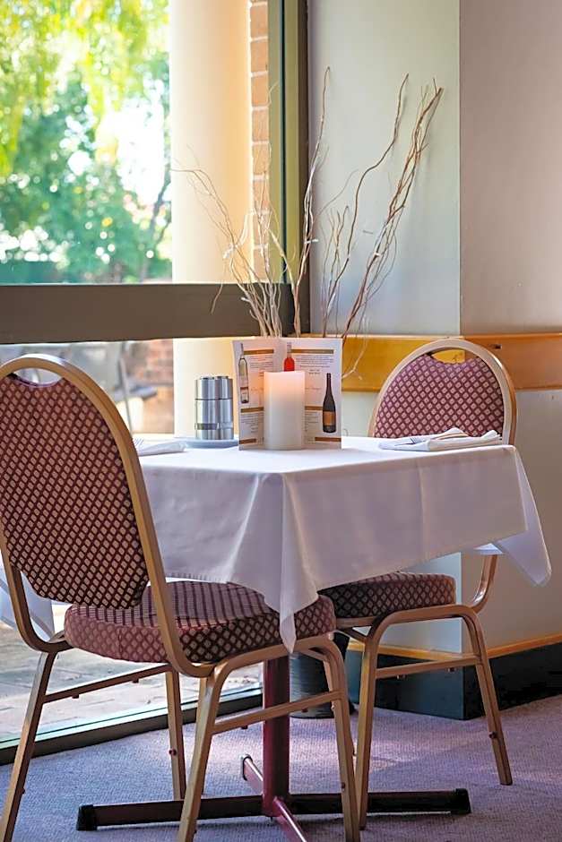 Charbonnier Motor Inn