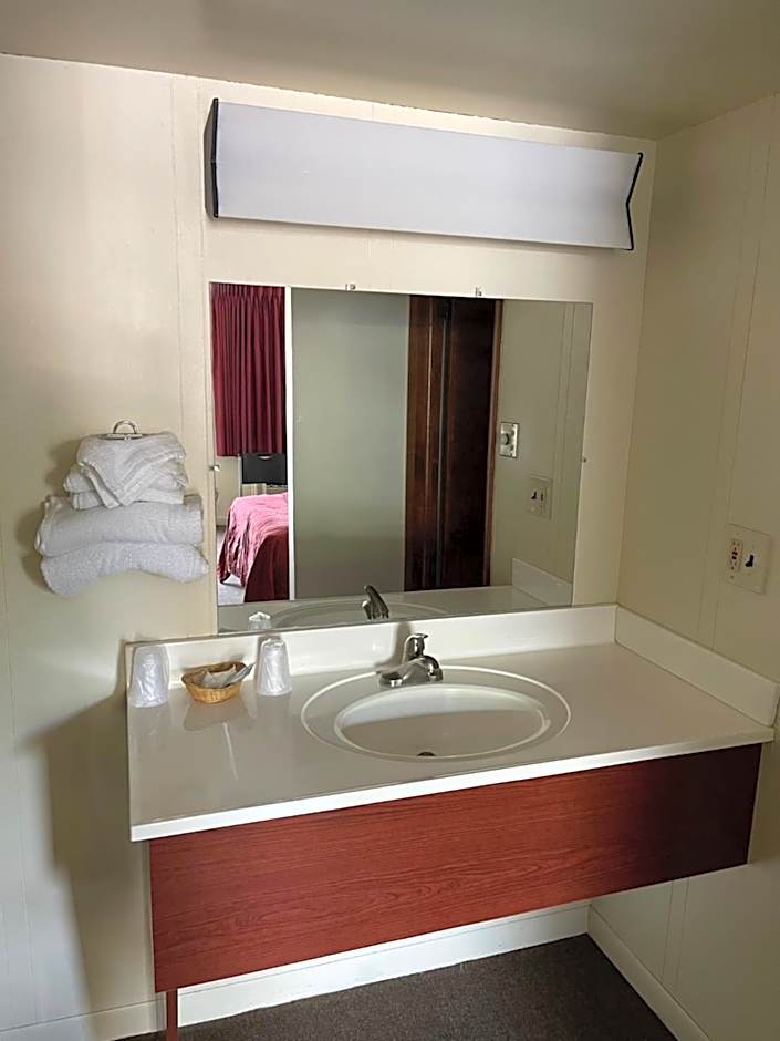 VIBE INN - WHIRLPOOLS SUITES - Lyons
