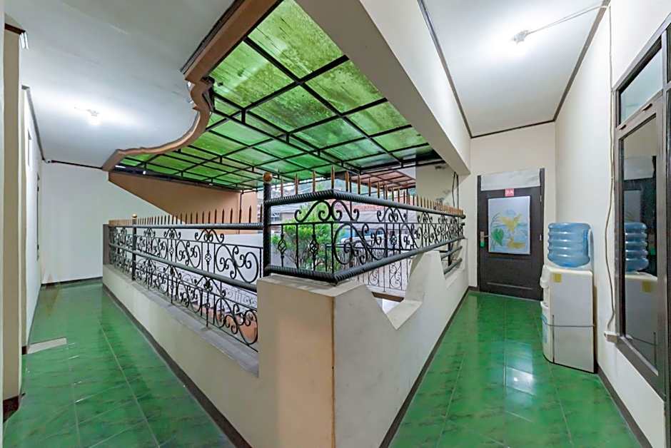 RedDoorz near Cikole Lembang