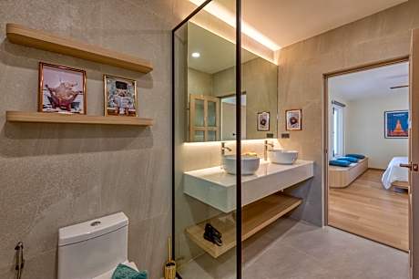 Thirty Degrees in February, Khao Tao, Hua Hin