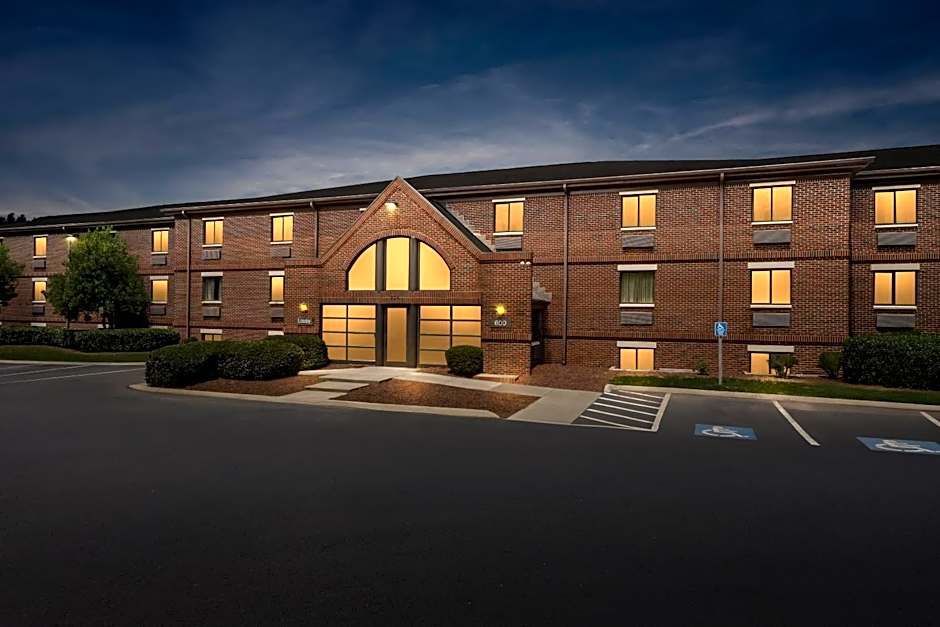 Suburban Studios Cary - RDU Airport