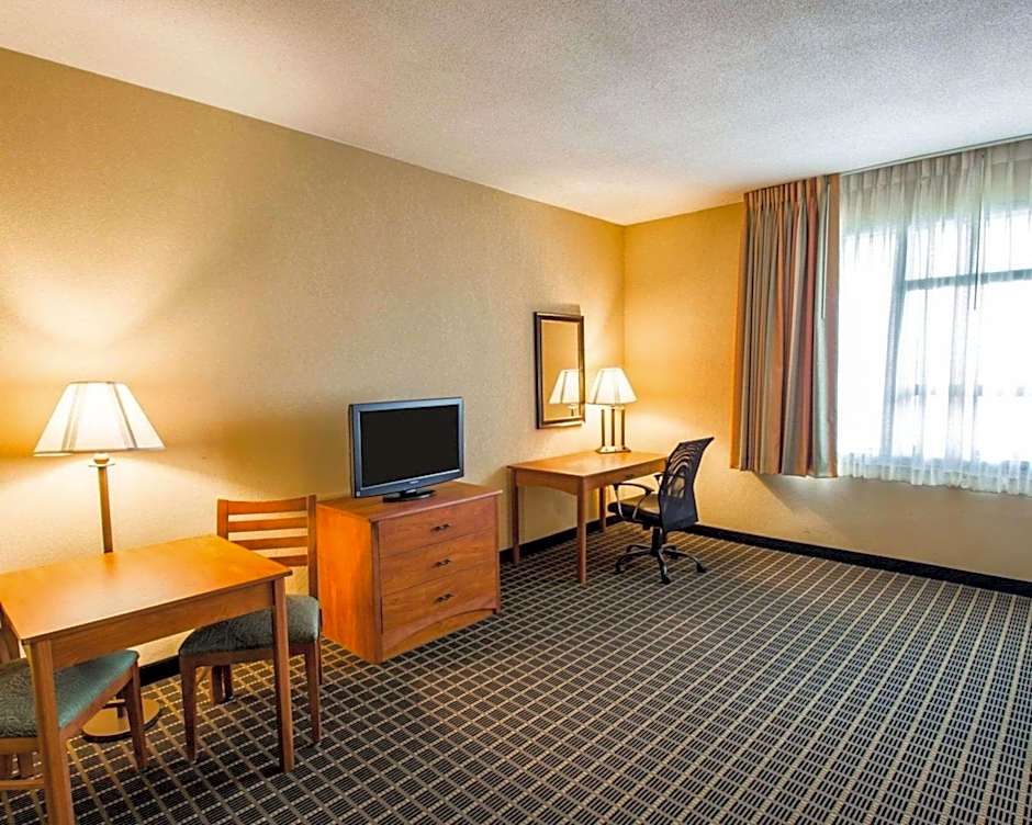 Clarion Inn & Suites Miami International Airport