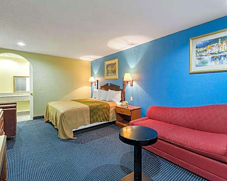 1 King Bed, Nonsmoking