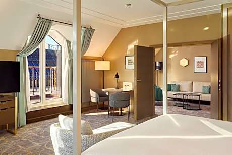 King Penthouse Corner Suite