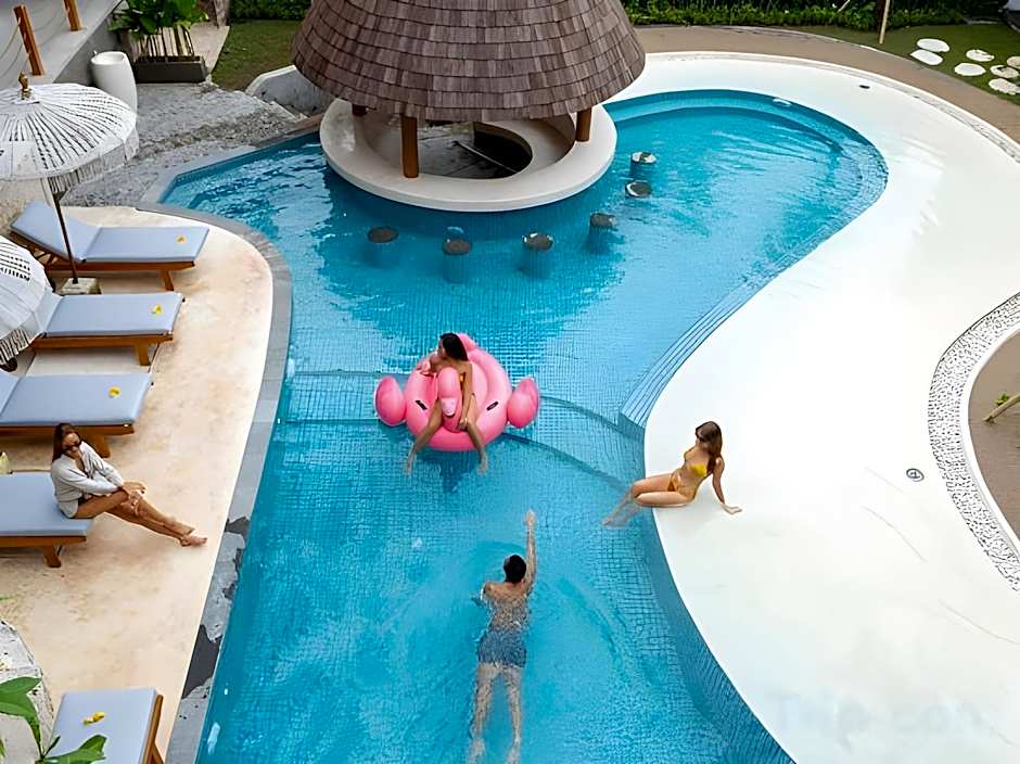 Roomates Surf Camp Canggu by Ini Vie Hospitality