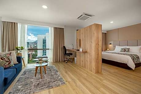 2 Bedroom Deluxe Suite