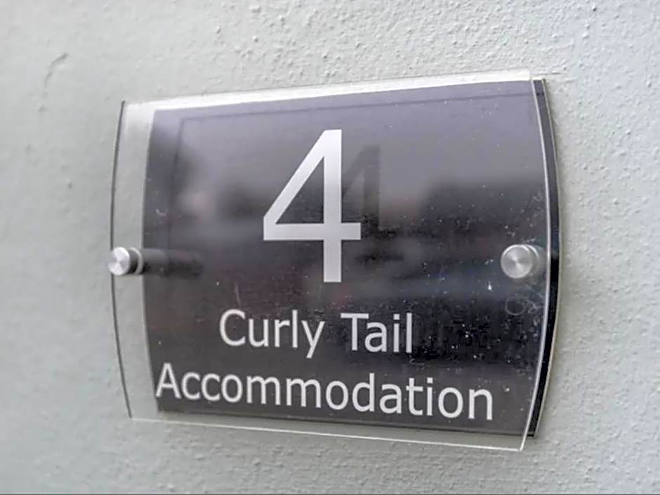 Curly Tail Accommodation