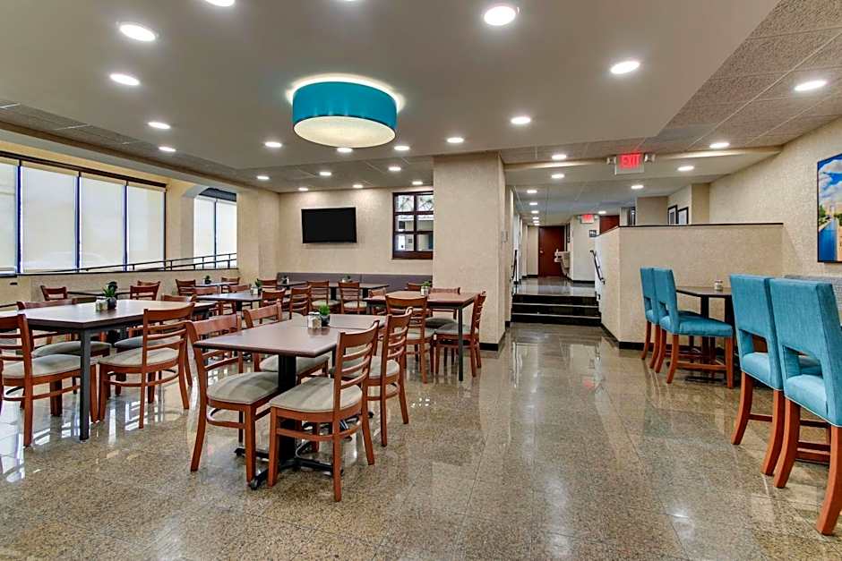 Best Western Plus Indianapolis North at Pyramids