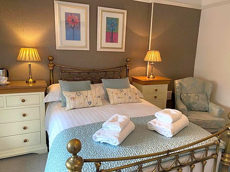 Lakeside Country Guest House