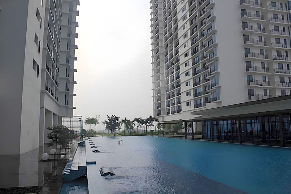 De Houz Guesthouse @ Setia Alam Trefoil