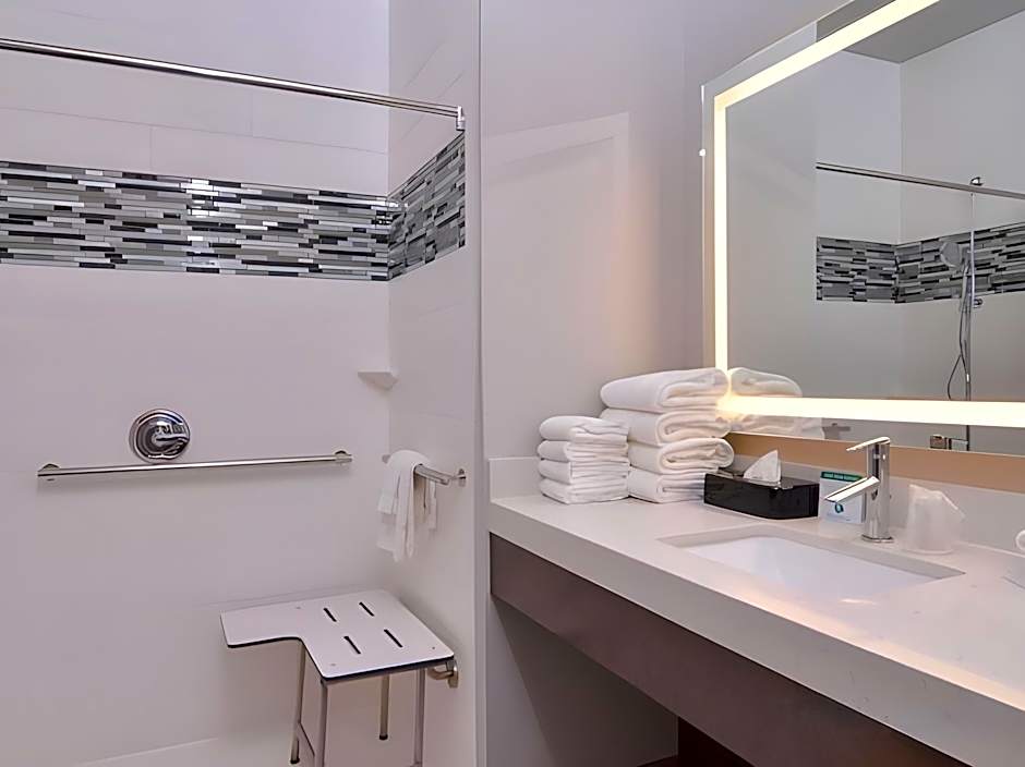 Holiday Inn Express & Suites Houston E - Pasadena By IHG